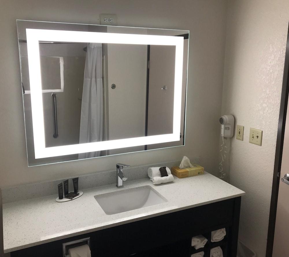 Comfort Inn & Suites Liverpool - Syracuse Buitenkant foto