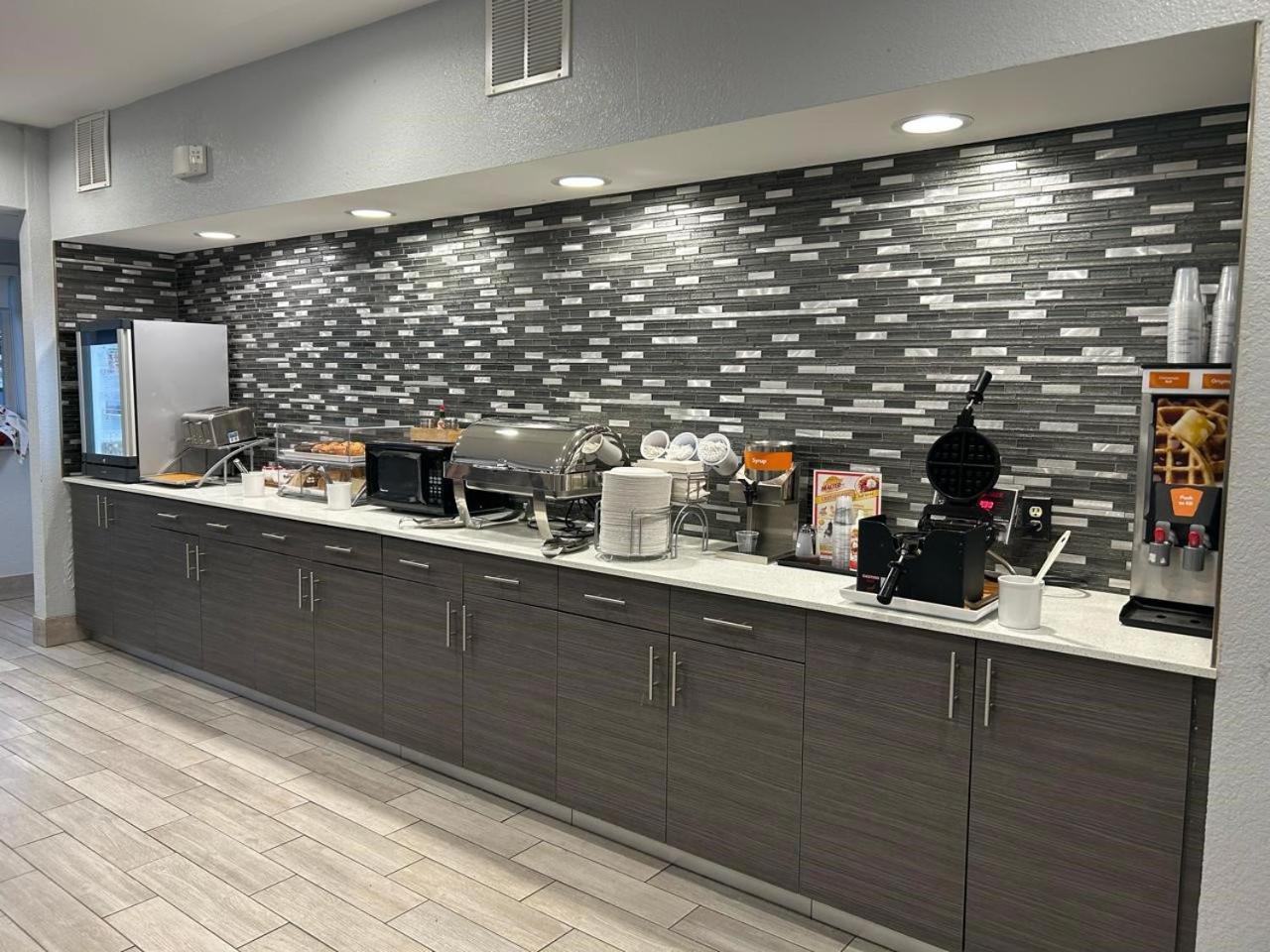 Comfort Inn & Suites Liverpool - Syracuse Buitenkant foto